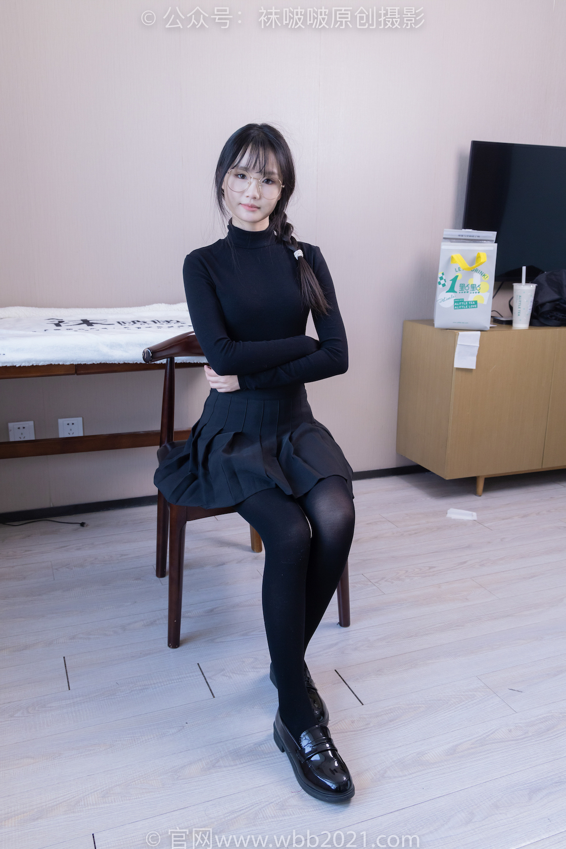 袜啵啵523期:甜甜圈-皮鞋、厚黑丝、袜啵啵、jsHw.jpg
