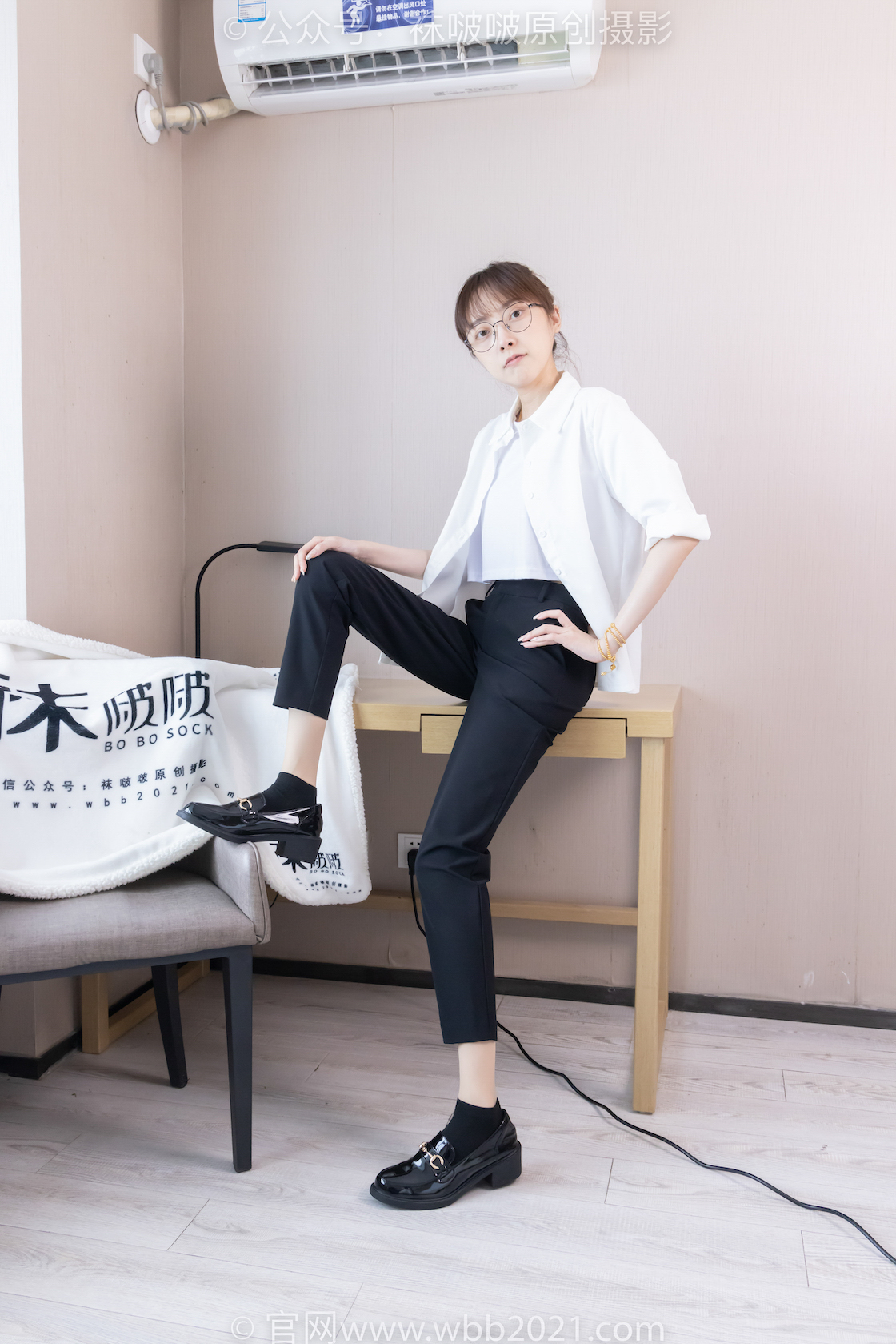袜啵啵535期:稚予-高跟鞋、皮鞋、黑棉袜、薄肉丝(脚尖加固款)、裤里丝YPl1.jpg