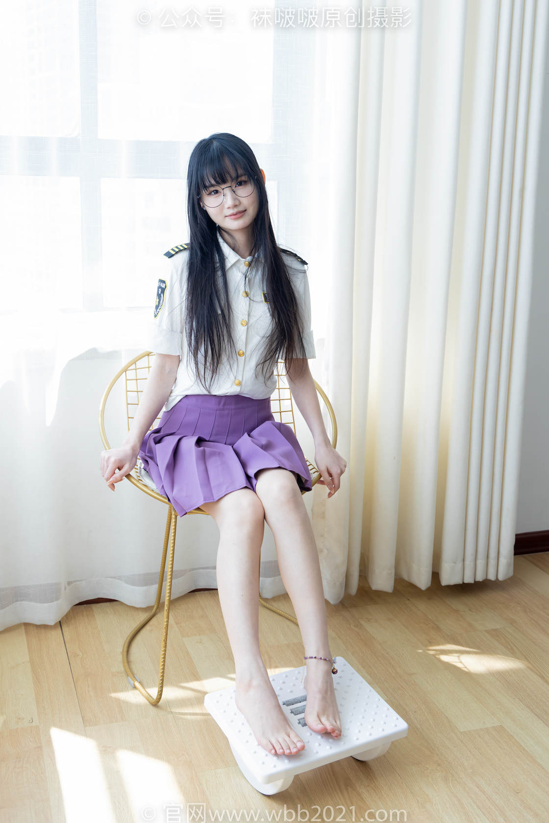 袜啵啵538期:甜甜圈-高跟鞋、水晶袜(仅小部分)、裸足、裸足玩按摩凳剧情(仅花絮剧情版)lKS0.jpg