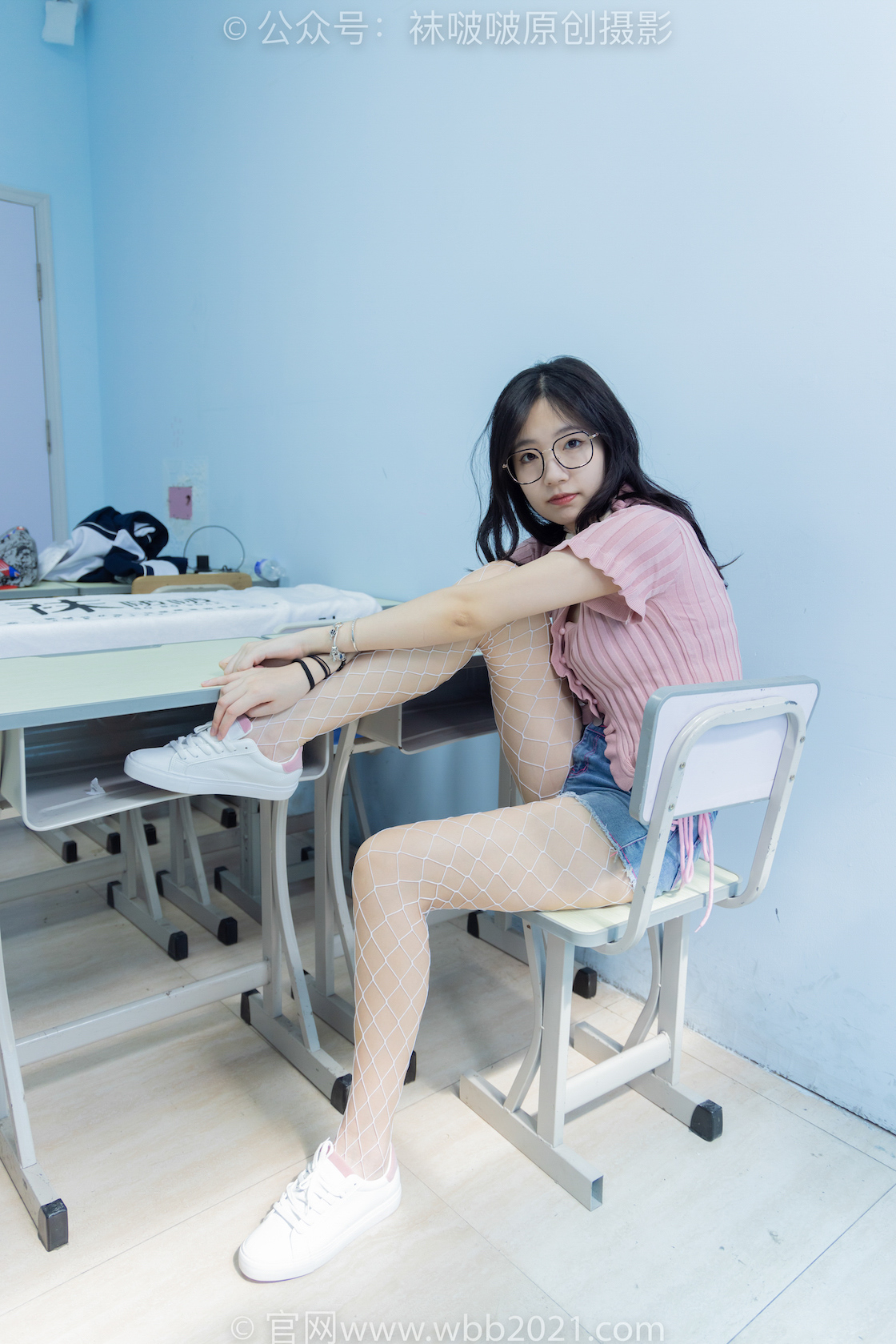 袜啵啵566期:小甜豆-高跟鞋、板鞋、白网袜、白蕾丝袜、校服外套、可拆卸牛仔裤、裤里丝v1bA.jpg